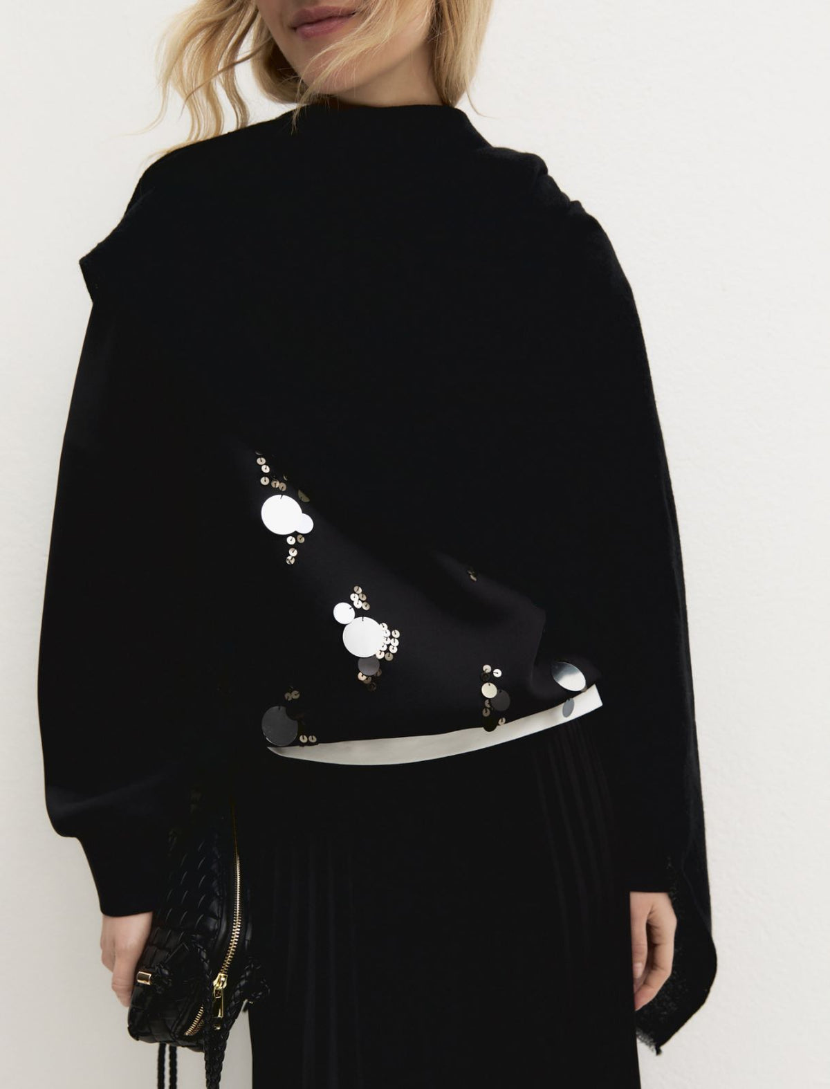STOLA CON PAILLETTES NERO EMME