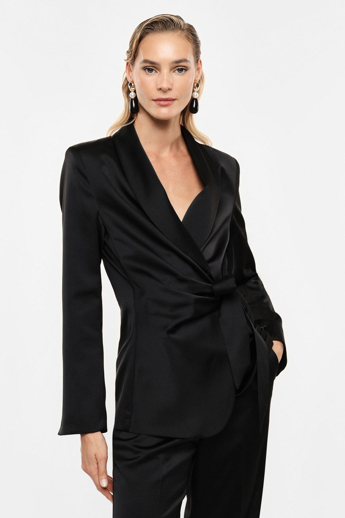 BLAZER CON REVERS SCIALLATO E CINTURA LATERALE