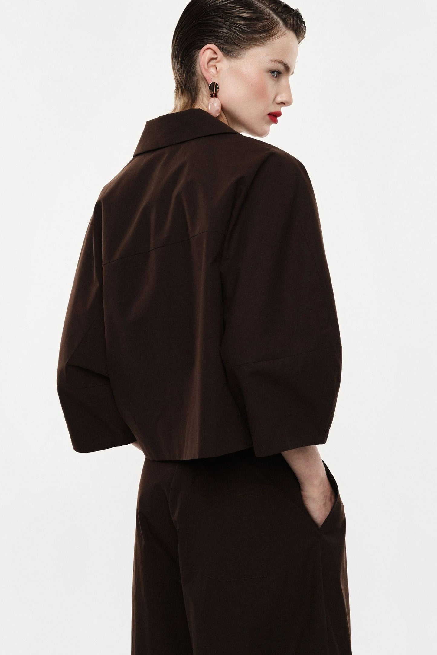 BLAZER CORTO CON MANICHE AMPIE E CHIUSURA A BOTTONE IMPERIAL