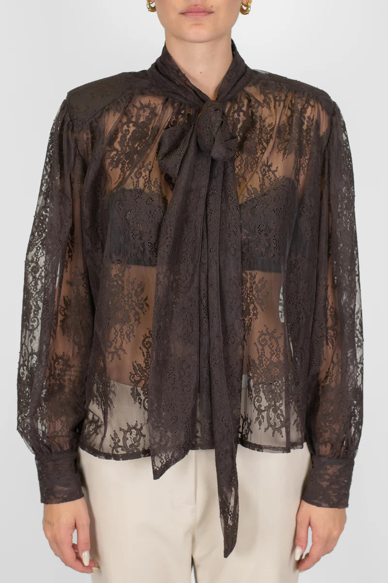 BLUSA RICAMATA IN PIZZO CON TRASPARENZE E FIOCCO AL COLLO MOTEL