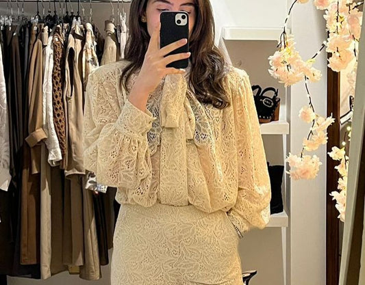 BLUSA CON RICAMO MOTEL