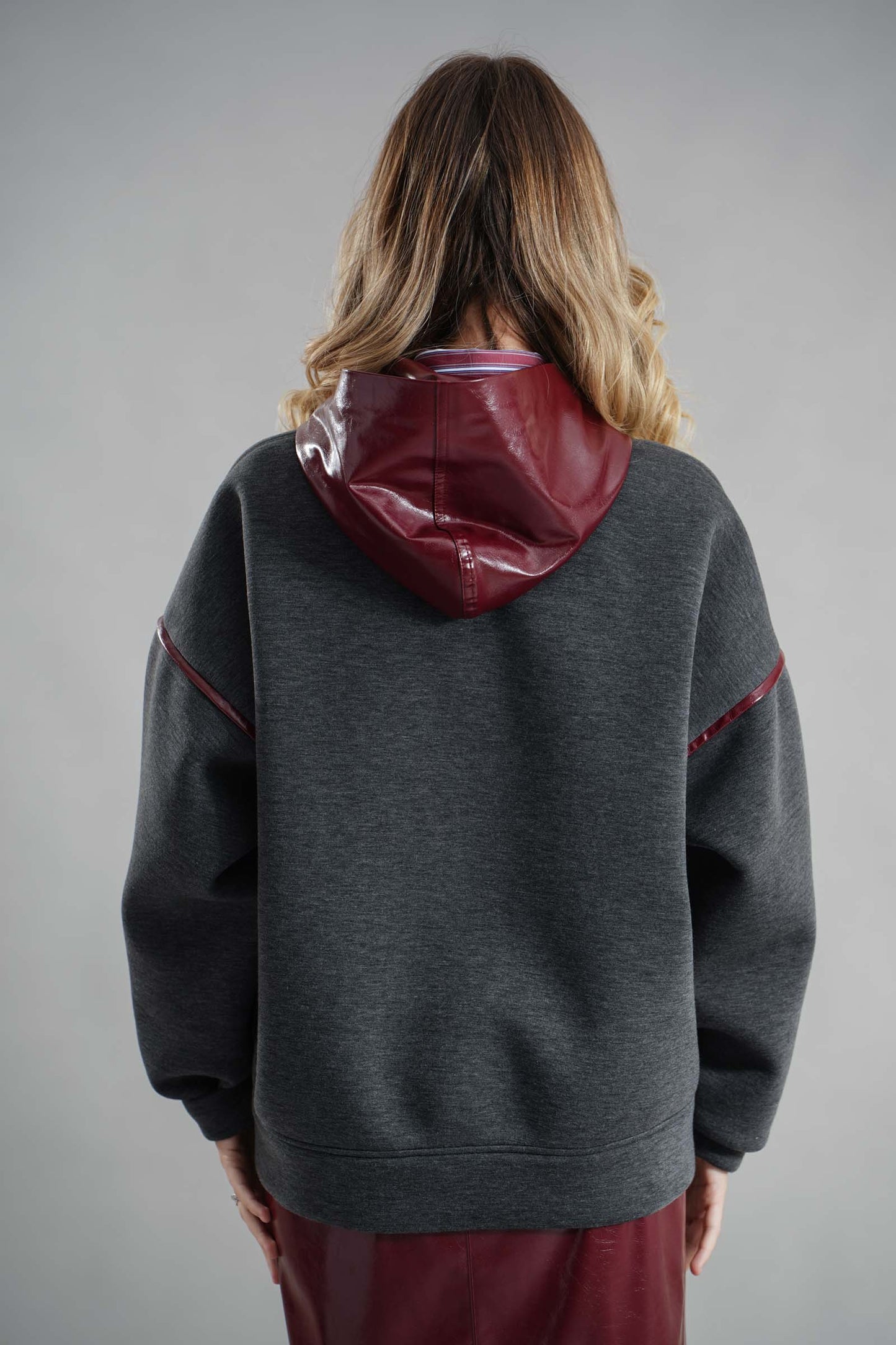 FELPA CON CAPPUCCIO IN ECOPELLE SIMONA CORSELLINI