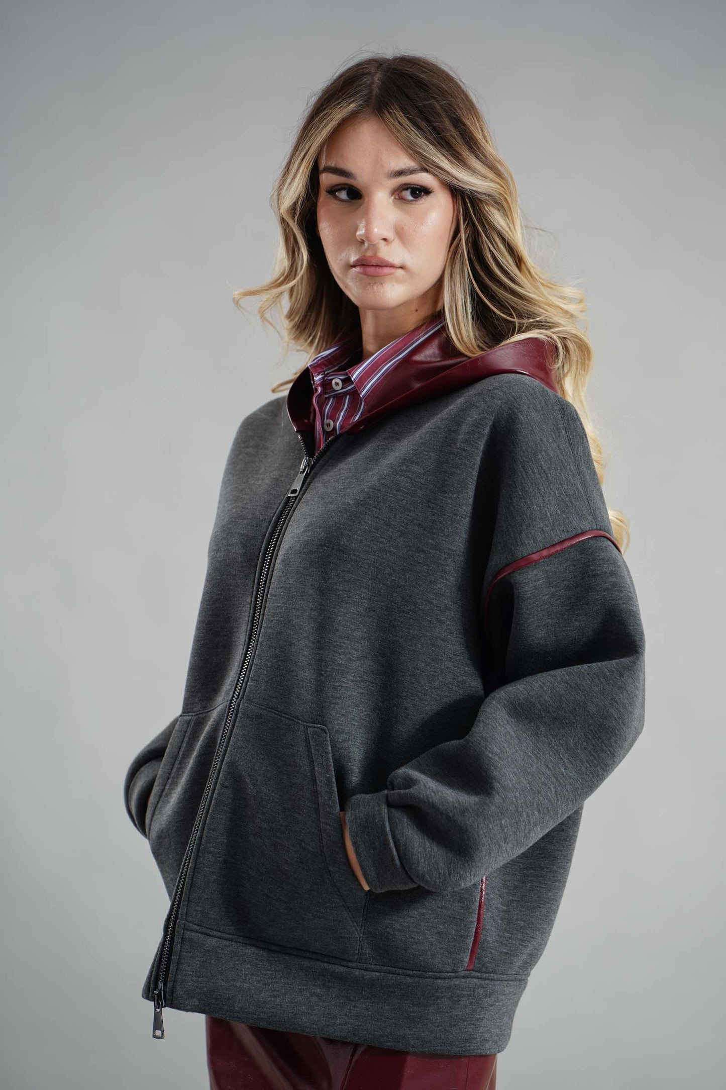 FELPA CON CAPPUCCIO IN ECOPELLE SIMONA CORSELLINI