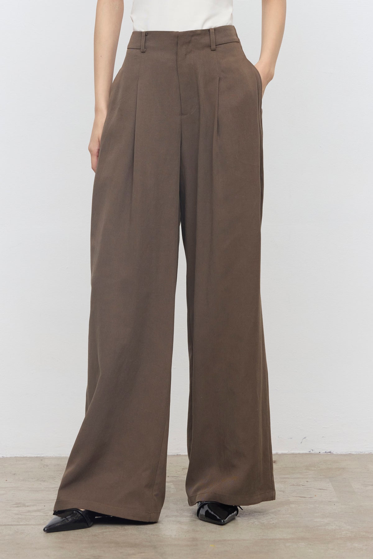 PANTALONE FANGO CON PENCES ELEH