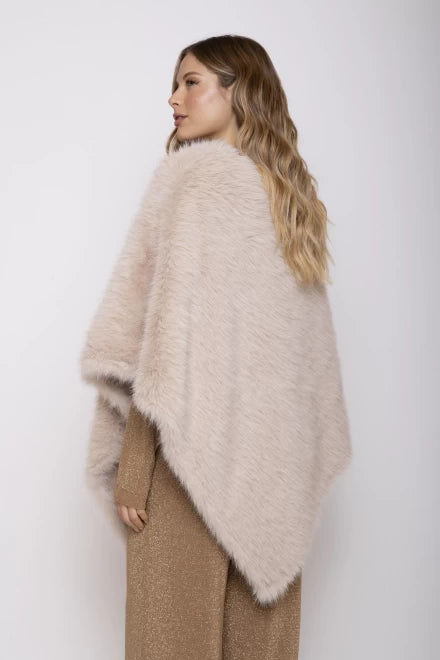 PONCHO PELLICCIA PANNA MOKI-B