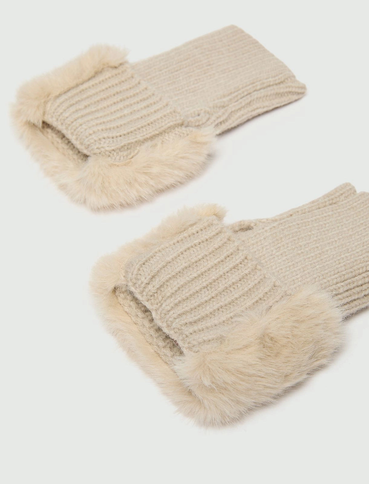 SCALDAMANI CON BORDO IN TESSUTO FURRY PANNA EMME