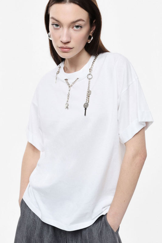 T-SHIRT MANICHE CORTE CON DETTAGLI CATENA AL COLLO IMPERIAL