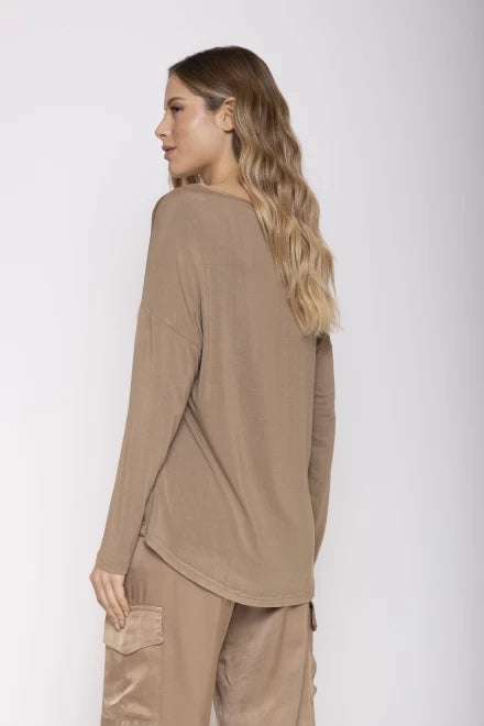 T-SHIRT SCOLLO A BARCHETTA SATIN SABBIA MOKI-B